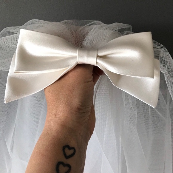 Mini Ivory Veil - Picture 1 of 4